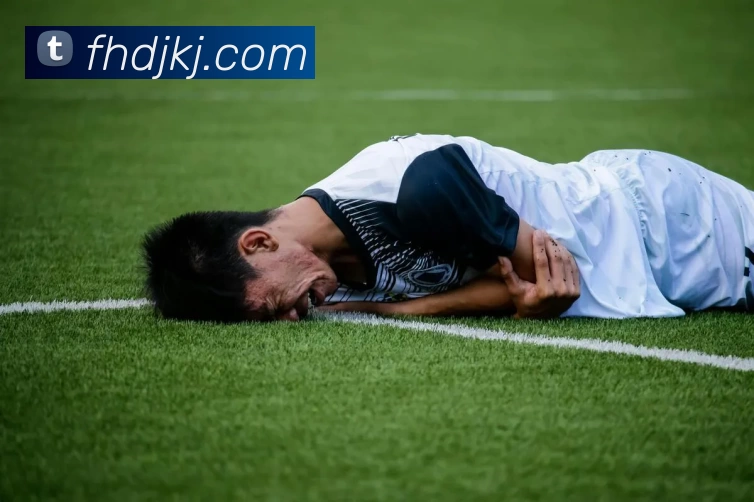 天下足球盘点十大错失绝杀 绝平瞬间引发热议回放